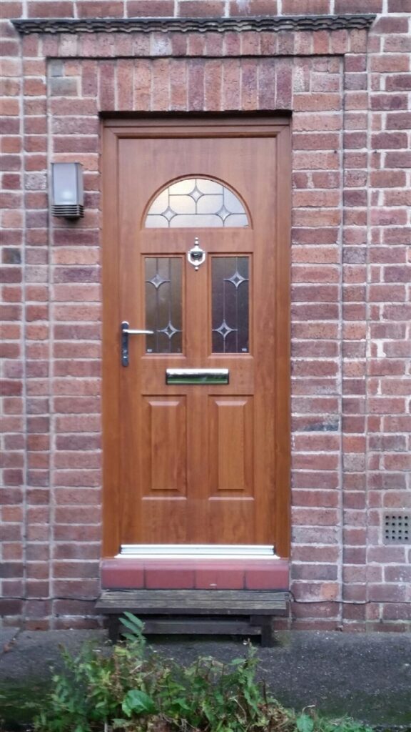 Tennesse Crystal Bevel Light Oak Rockdoor